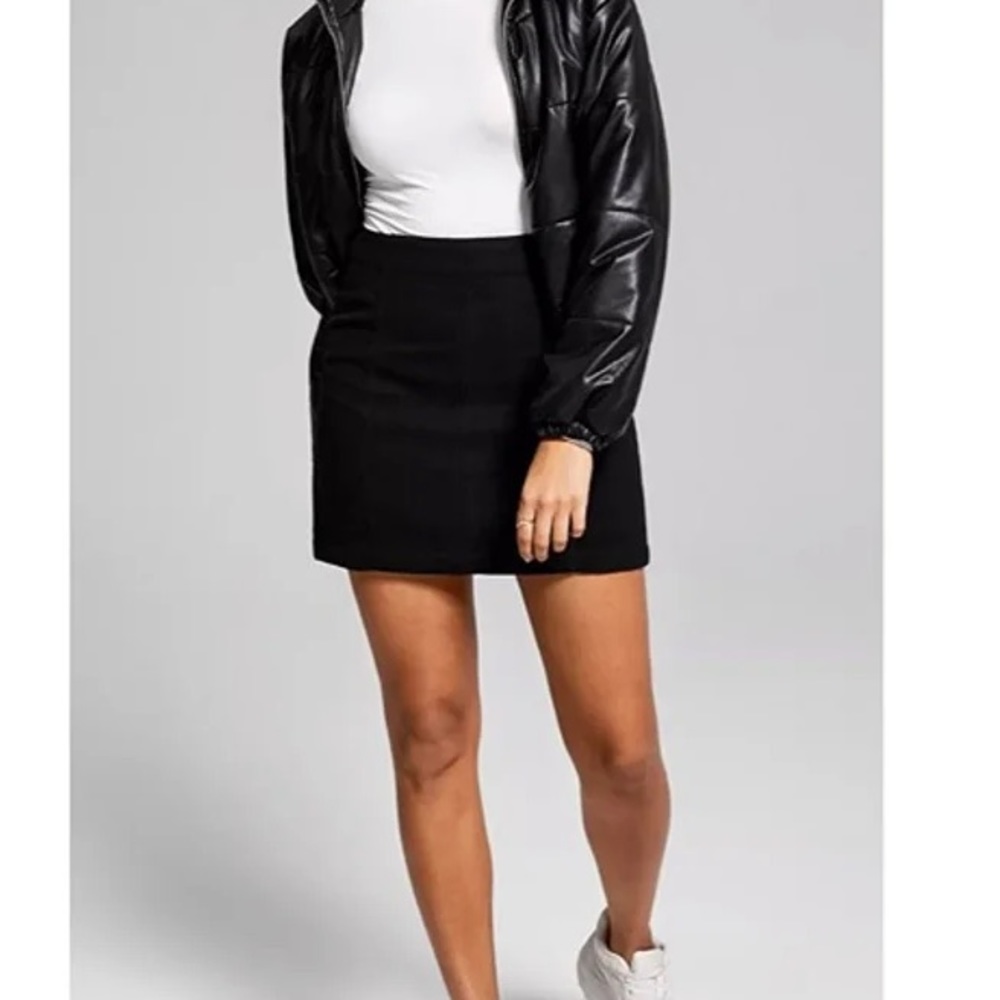 NWT - And Now This Women’s Black Seamed Skirt - Medium
